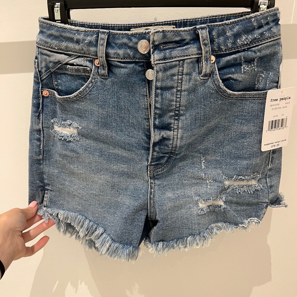 Free People x We The Free Crvy Vintage High Rise Short - New with tag